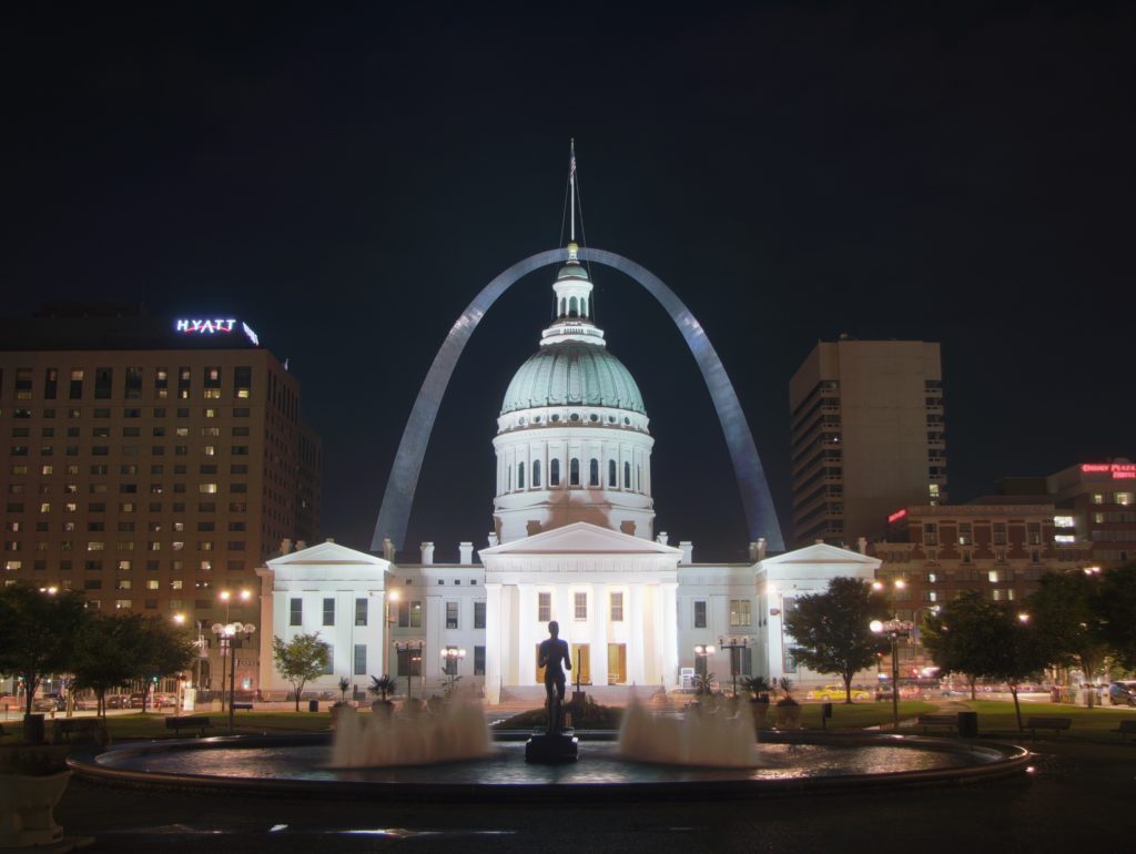 HDR tone mapping using Reinhard&rsquo;s algorithm